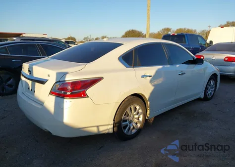 2015 Nissan Altima 2.5 S z USA, uszkodzony, nr VIN 1N4AL3AP3FC161707
